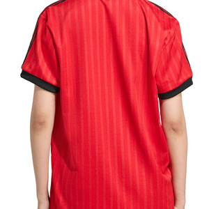 Camiseta de Fútbol Americano Roja con Cuello en V para Mujer, 100% Poliéster, Franjas Verticales, Uniforme de Equipo de Fútbol, Logotipo Personalizado OEM, Ropa Deportiva al por Mayor - Product Image 2