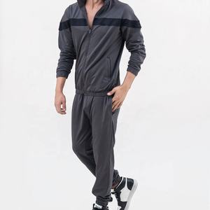 Chándal Cortavientos Personalizado para Hombre, Traje Deportivo de Invierno para Entrenamiento y Actividades al Aire Libre - Product Image 3
