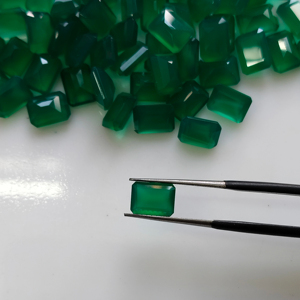 พลอยออนิกซ์สีเขียวธรรมชาติ 8x6 มม. ทรงแปดเหลี่ยม คุณภาพดีที่สุด พลอยหลวมสำหรับทำเครื่องประดับ ผลิตภัณฑ์จากเรดเมาน์เทน เจมส์ - Product Image 1