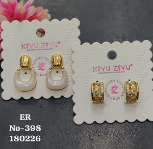 Bijoux fantaisie B2B : Boucles d'oreilles clous tendance en acier inoxydable plaqué or, design géométrique pour femme, idéales pour mariages et soirées. - Product Image 2