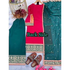 Conjunto Elegante de Salwar Kameez de Diseño para Fiesta con Top Plazzo y Dupatta - Product Image 4