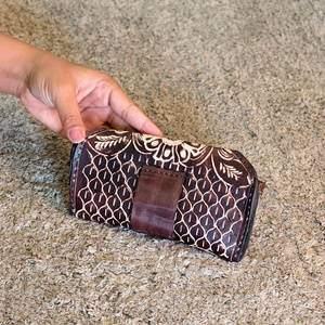 Genuine Leather Women's <b>Wallets</b> Vintage Style <b>Waterproof</b> Anti-Theft Personalized Gifts Clutch Cover Hand craved Bulk order - Product Image 3