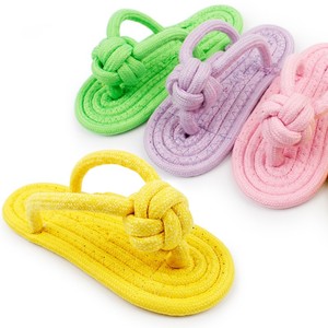 Jouets interactifs pour chiens en corde de coton colorée, résistants aux morsures, en forme de pantoufles, vente en gros directe d'usine pour Noël - Product Image 5