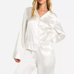 Conjunto de Pijama Ligero para Mujer, para Invierno, con Pantalones hasta la Rodilla y Top Personalizable, Transpirable y de Secado Rápido para un Sueño Reparador - Product Image 4