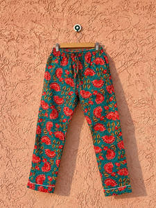 Conjunto de Pijama Hecho a Mano para Mujer |   Conjunto de Pijama con Estampado Floral |   Camisa cómoda con botones, pijama y bolsa de viaje |   Conjunto de ropa de dormir - Product Image 5