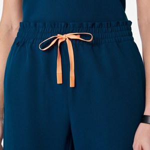 กางเกงสครับสีน้ำเงินขายส่งสำหรับผู้หญิง ทรงขากว้าง ยืดหยุ่น ระบายอากาศได้ดี เป็นมิตรกับสิ่งแวดล้อม ทรงหลวม สไตล์คาร์โก้ - Product Image 3