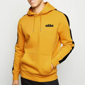 Sweat à capuche streetwear en coton épais, avec épaules tombantes stylées et une coupe ajustée, idéal pour un look décontracté et audacieux. - Product Image 1