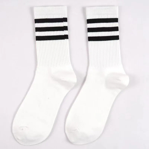 Custom Unisex <b>Thick</b> Crew <b>Socks</b> High Quality Breathable with Bottom Logo OEM/ODM Service for Sports & Workouts - Product Image 4