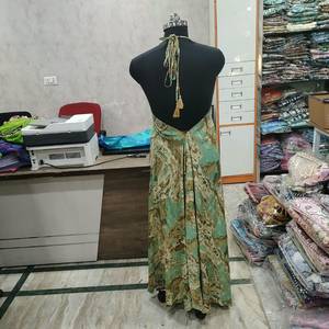 Vestido Maxi Bohemio Elegante y Discreto para Mujer, con Cuello en V, Espalda Descubierta, Cintura Natural, Estampado Verde, Tirantes Finos y Borlas, Ideal para Fiestas de Verano - Product Image 4