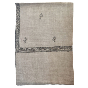 Diseño de bordado a mano estilo suzani de Cachemira, chales de pashmina suzani tradicionales de invierno hechos a mano, bordado a mano en cachemira pura. - Product Image 5