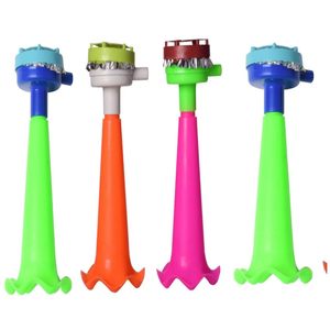 Juego de 4 Cornetas de Latón Pequeñas con Forma de Flor, de Diferentes Colores, Ligeras, para Fiestas - Product Image 1