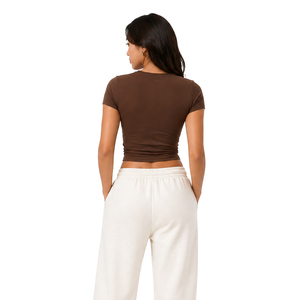 T-shirt court pour femme, col rond, basique, coupe slim minimaliste, design personnalisé, impression DTG, streetwear en coton pour femme - Product Image 6