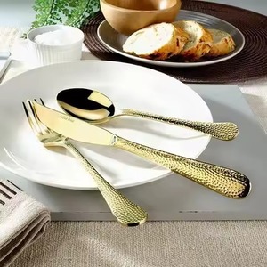 Juego de Cubiertos Metálicos Contemporáneos para Servir Comida, Cuchara y Tenedor, Diseñados para una Experiencia Gastronómica Elegante - Product Image 1
