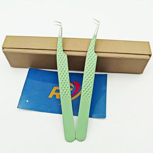 Pinzas Profesionales de Color Verde Mate con Mango Antideslizante de Diamante y Ángulo de 90 Grados para Crear Abanicos Perfectos, con Agarre Fuerte y Caja - Product Image 2