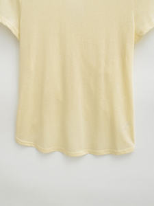 เสื้อยืดผู้หญิงสไตล์มินิมอล สีไอวอรี่อ่อน รุ่นเอสเซนเชียล 2026 ทรงเข้ารูป สีพื้น ผ้าฝ้าย แขนสั้น ลำลอง ใส่สบายสำหรับฤดูร้อน รุ่นเบสิค HD - Product Image 2