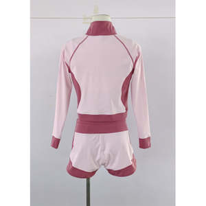 Ensemble de sport 3 pièces personnalisé pour femme : hauts extensibles à col rond, soutien-gorge de sport et short, style hip-hop - Product Image 3