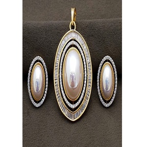 Conjunto de Collar y Pendientes de Diseño con Acabado Dorado y Blanco de Primera Calidad, Glamuroso, para Bodas y Fiestas, Colección para Mujer - Product Image 1