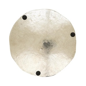 Plato de Presentación de Lujo en Metal Plateado con Borde Orgánico Irregular y Textura Arrugada para Bodas de Gala y Restaurantes de Alta Gama - Product Image 3