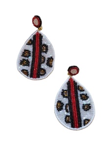 Pendientes Largos de Moda con Diseño de Leopardo Bordado con Cuentas, Color Rosa, con Acabado Hermoso y Elegante de Hiba Enterprises - Product Image 4