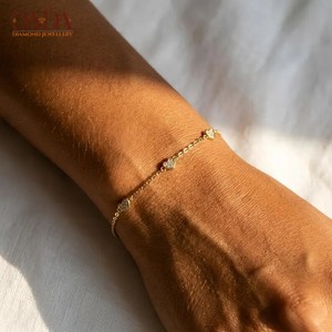 Bracelet à breloque cœur en or avec diamants de laboratoire taille brillant, plaqué rhodium, chaîne délicate de luxe pour femme, cadeau de joaillerie fine - Product Image 5