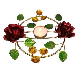Magnifique porte-bougie en métal texturé rose qui rehausse la lumière des bougies, créant une ambiance chaleureuse et éclatante qui sublime la pièce. - Product Image 1