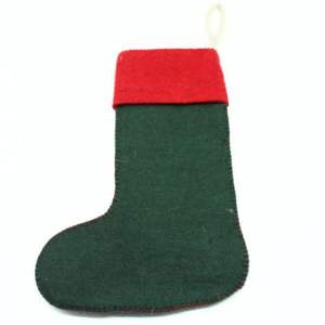 Calcetín Navideño de Lana Hecho a Mano, Ecológico, Suave, Verde con Borde Rojo, Decoración Navideña - Product Image 4