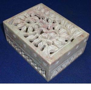 Boîte de rangement pour bijoux en pierre de savon écologique, faite à la main, de luxe, avec sculpture florale complexe, boîte à souvenirs, cadeau pour Pâques, Saint-Valentin - Product Image 1