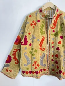 เสื้อแจ็คเก็ตกำมะหยี่สไตล์โมเดิร์นลายปักมือรูปหัวใจและเถาวัลย์สีสันสดใส เสื้อคลุมฤดูหนาวสุดเก๋ - Product Image 3