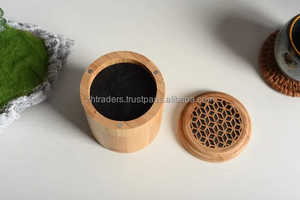 Brûleur d'encens religieux arabe en bois de santal, élégant Mubkhar avec forme et logo personnalisés, conçu pour les cadeaux de luxe de l'Aïd et du Ramadan - Product Image 6