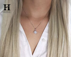 Collier Pendentif Fleur Personnalisé en Argent Sterling 925 avec Diamant de Laboratoire Taillé Baguette Effilé et Sertissage Glacé, Vente en Gros - Product Image 6