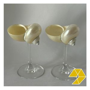 Verres à vin de luxe en coquillages, coquilles de conques artisanales pour verres à martini hauts infusés de perles, parfaits pour la décoration de mariage - Product Image 6