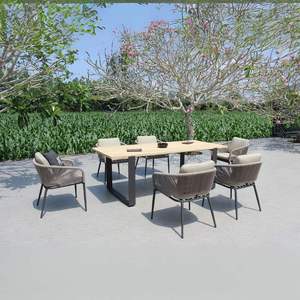 Juego de Comedor para Exteriores Luva Designer con Detalles de Cuerda y Estructura Metálica - Product Image 1