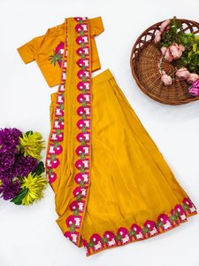Sari de Seda Premium para Niñas, Listo para Usar, con Blusa Estampada de Diseñador, Precio al por Mayor - Product Image 3