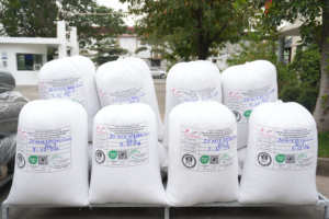 Welllon แจ็คเก็ตสีขาวแบบเวียดนาม3D ผลิตเสื้อผ้ารีไซเคิล - Product Image 3