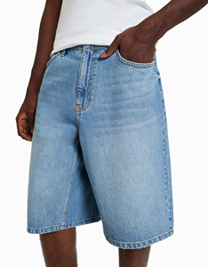 Shorts de mezclilla de cintura alta con lavado claro, de pierna recta, informales, de algodón, para verano, tipo Jorts - Product Image 3