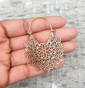 Pendientes de Latón al por Mayor, Pendientes de Latón Puro de Alta Calidad, Ligeros y Duraderos, Precio de Fábrica Personalizado - Product Image 5