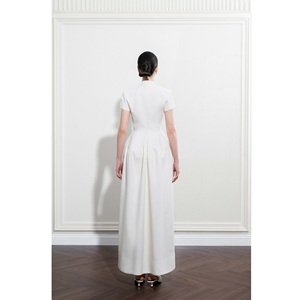 ชุดเดรสสวยหรูสำหรับผู้หญิง ผลิตแบบ ODM รุ่น ELORIA SHIRT-COLLAR MIDI DRESS สีทราย ผ้า jacquard ผลิตแบบ ODM แขนสั้น ทรงเอไลน์ ชุดเดรสลำลองทันสมัย - Product Image 3