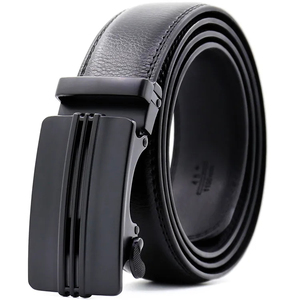 Ceinture en cuir de vachette réversible rouge avec boucle rectangulaire automatique argentée, conçue pour un usage décontracté et une mode quotidienne - Product Image 2