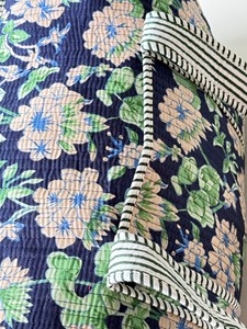 Sac de voyage matelassé en coton à imprimé floral, doublure en toile et cuir écologique, sac de shopping et de nuit tendance - Product Image 3