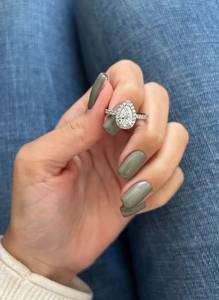 Anillo Clásico con Halo de Moissanita Corte Pera VVS1 de 1 Quilate, Plata de Ley 925, Regalo Sorpresa de Aniversario para Pareja, Venta al Por Mayor - Product Image 1