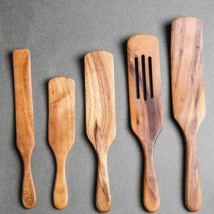 Ensemble de 5 spatules en bois pour la préparation de la pâte à sourde, la cuisson et le mélange des pâtes, pour hôtels, maisons et cuisines. - Product Image 5