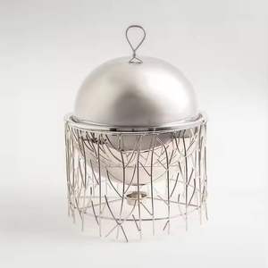 Plat de service en métal émaillé avec couvercle et support, motif floral, pour buffet, cuisine et traiteur - Product Image 6