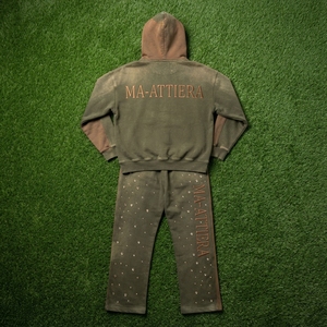 Conjunto Deportivo para Hombre con Capucha, Color Verde Oliva, Cierre Completo, Sudadera Holgada de Algodón y Pantalones con Estampado de Estrellas y Logotipo con Letras en la Parte Delantera - Product Image 5