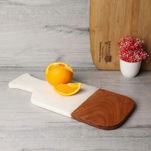 Plateau de service en marbre naturel et bois – Planche à découper rectangulaire pour fromage avec poignée pour cuisine et salle à manger – Vente en gros - Product Image 4