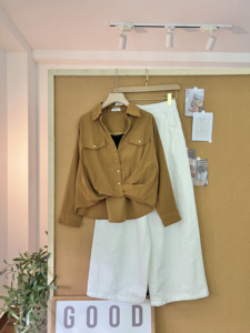 Chemise à manches longues boutonnée pour femme SUBICI 5311009A, tissu tissé effet soie, double poche à rabat, devant torsadé, chemisier décontracté OEM ODM - Product Image 2