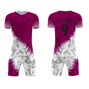 Camiseta de Fútbol Personalizada con Franja Lateral y Cuello en V para Niños, Tejido Elástico, para Campamentos y Clubes, con Impresión de Nombre y Número - Product Image 2