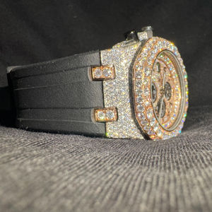 Reloj de Lujo para Hombre con Movimiento de Cuarzo, Correa de Acero Inoxidable, Diamantes Incrustados, Resistente al Agua 5ATM - Product Image 1