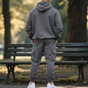 ชุดลำลองกีฬาผู้ชายสองชิ้น เสื้อฮู้ดมีซิปหลายกระเป๋า พร้อมกางเกงแทรคสูท รุ่นปี 2025 - Product Image 5