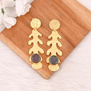 Boucles d'oreilles pendantes en pierre de fluorite plaquées or, bijoux en laiton faits à la main pour femmes - Product Image 2