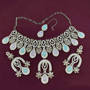 Collier et bague de luxe élégants plaqués or 24 carats avec pierres de cristal – Idéal pour les fêtes, mariages, fiançailles, demoiselles d'honneur et mariées - Product Image 6